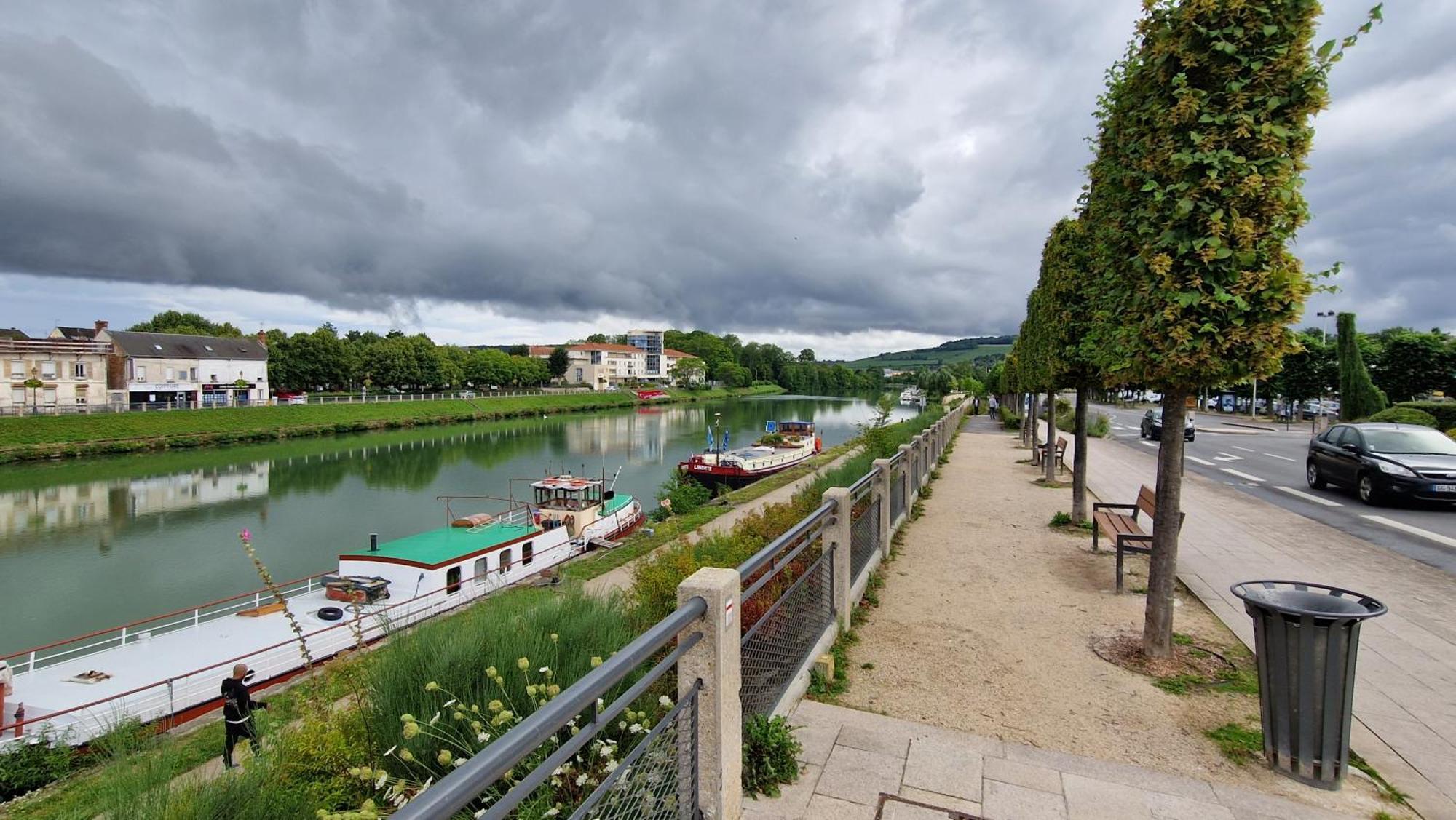 Apartmán L'Hirondelle Château-Thierry Exteriér fotografie